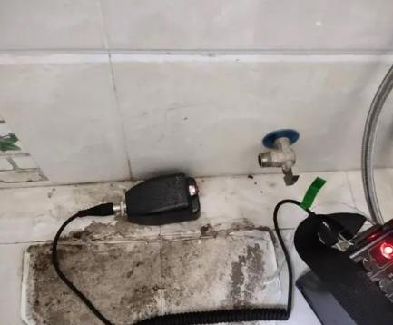 公安屋顶漏水维修公司分享下卫生间漏水的危害及解决方法